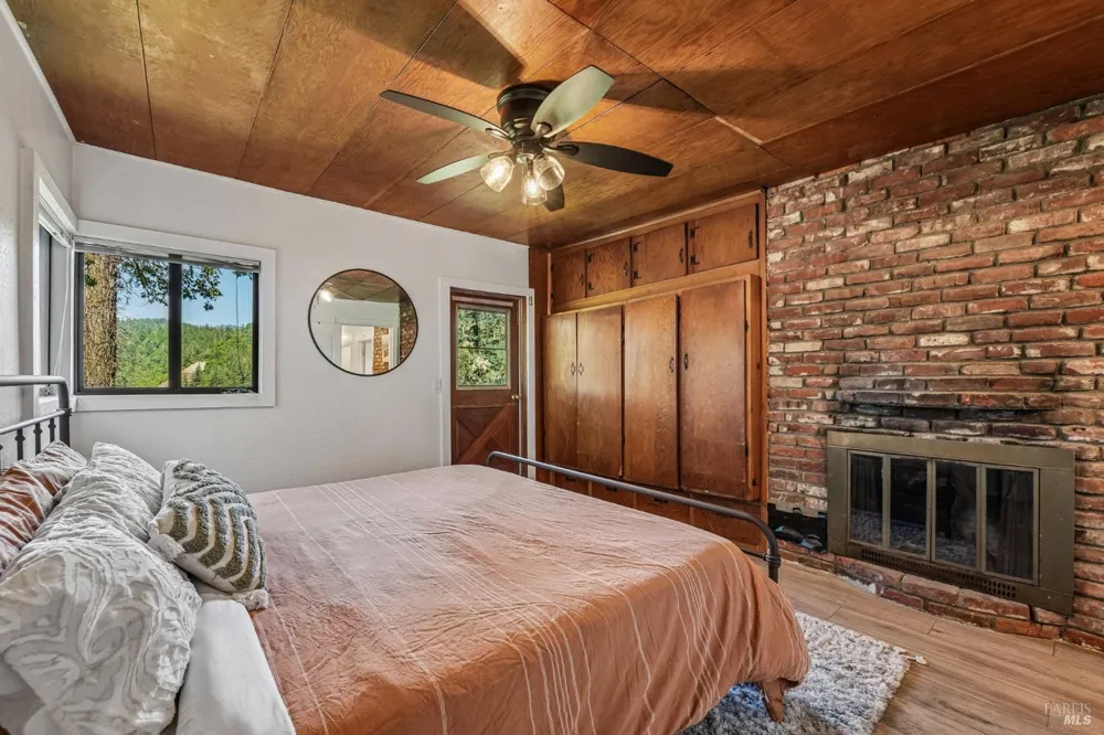 11688 Oak Road Forestville, CA 95436
