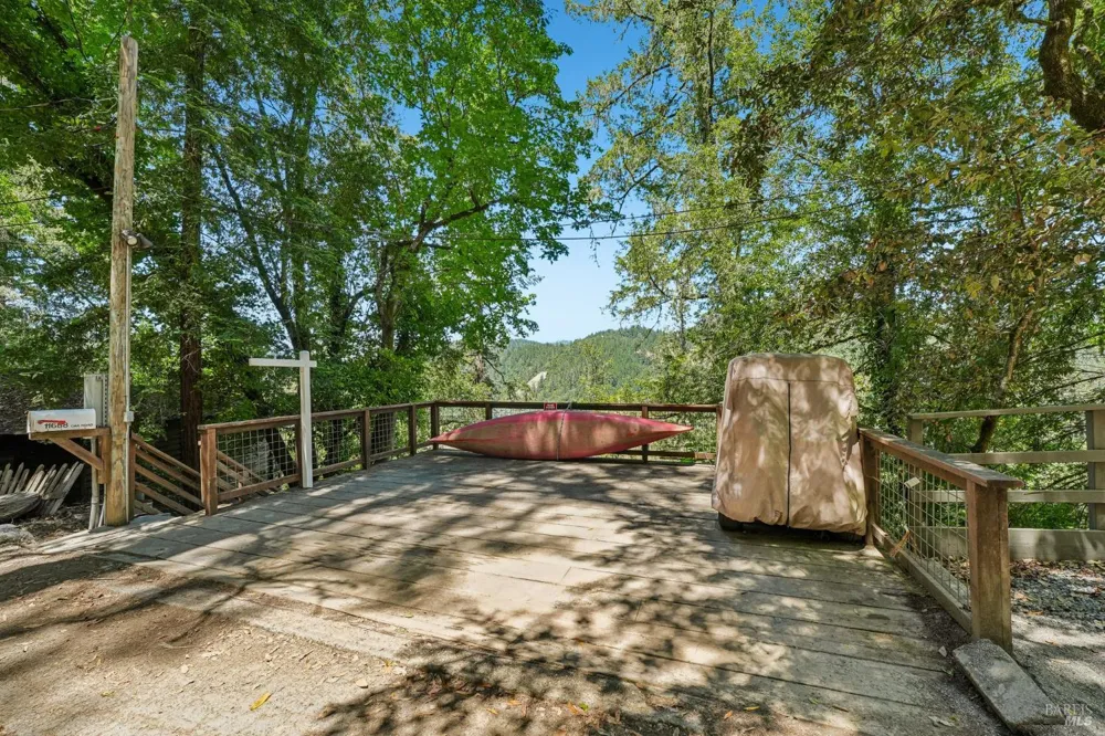 11688 Oak Road Forestville, CA 95436