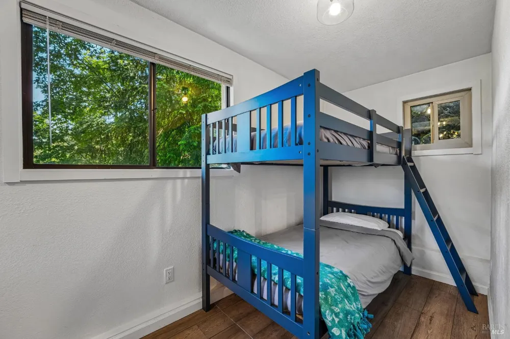 11688 Oak Road Forestville, CA 95436