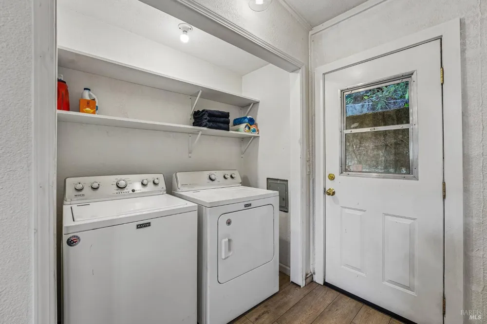 11688 Oak Road Forestville, CA 95436