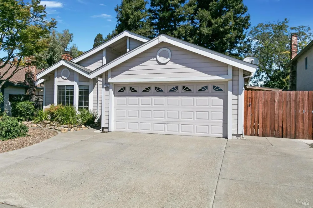 462 Danbury Circle Vacaville, CA 95687