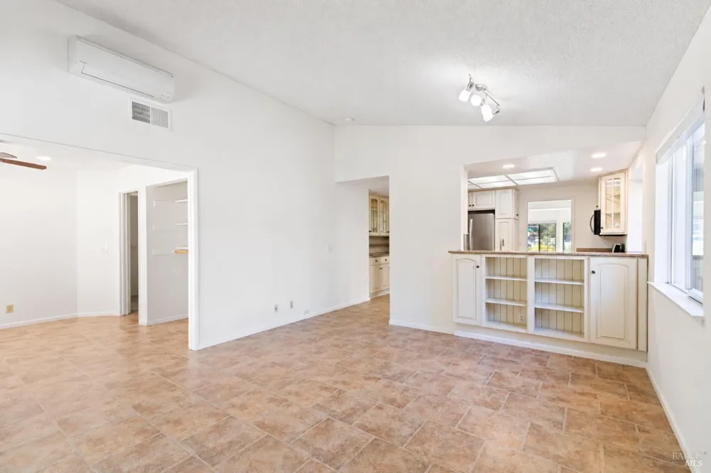 462 Danbury Circle Vacaville, CA 95687