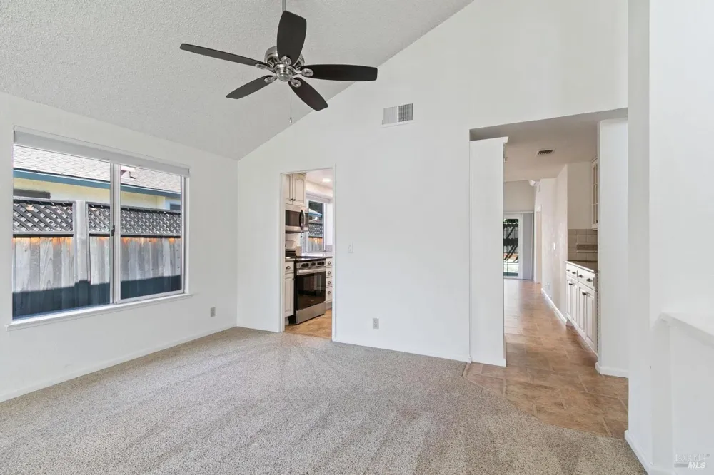 462 Danbury Circle Vacaville, CA 95687