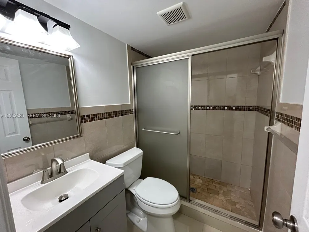 8701 SW 141st St #L3 Palmetto Bay, FL 33176