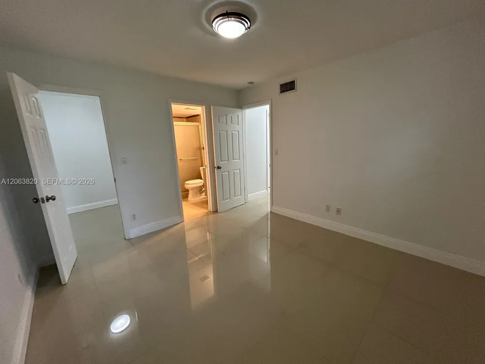 8701 SW 141st St #L3 Palmetto Bay, FL 33176