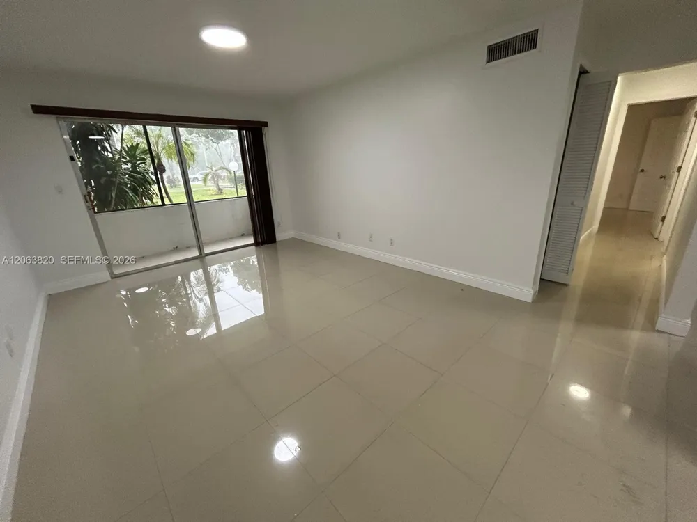 8701 SW 141st St #L3 Palmetto Bay, FL 33176