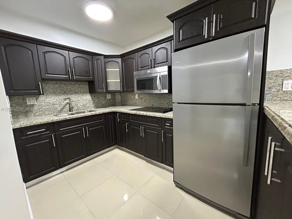 8701 SW 141st St #L3 Palmetto Bay, FL 33176
