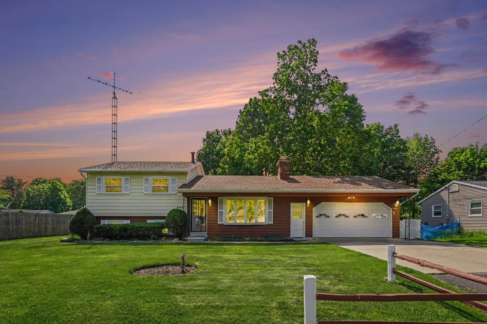 406 Woodlark Drive Galesburg, MI 49053