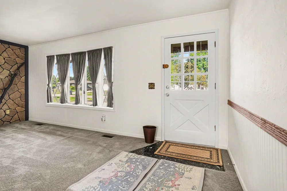 406 Woodlark Drive Galesburg, MI 49053
