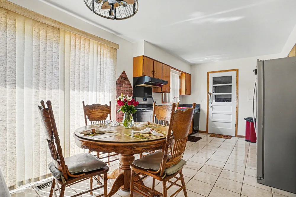 406 Woodlark Drive Galesburg, MI 49053