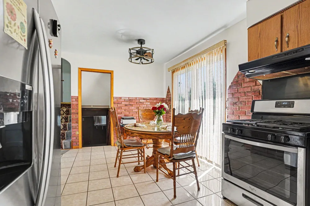 406 Woodlark Drive Galesburg, MI 49053