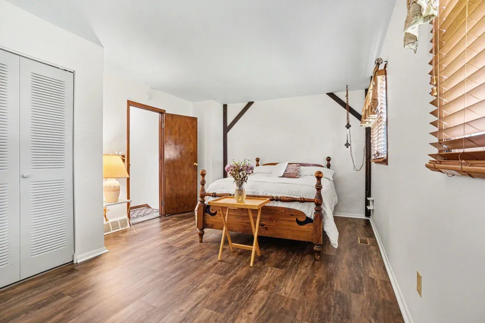 406 Woodlark Drive Galesburg, MI 49053