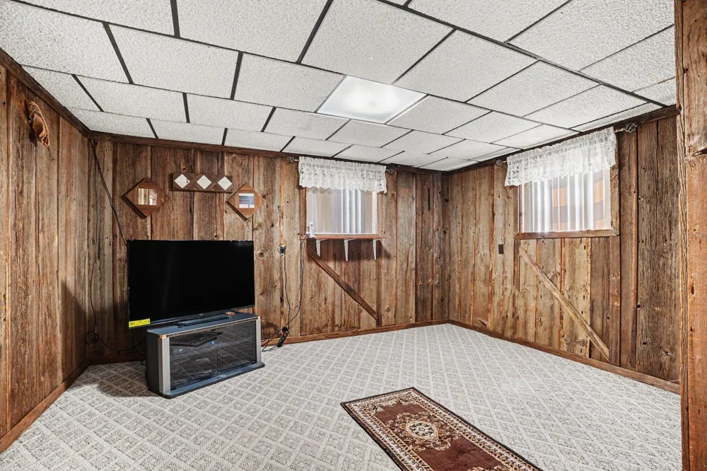 406 Woodlark Drive Galesburg, MI 49053