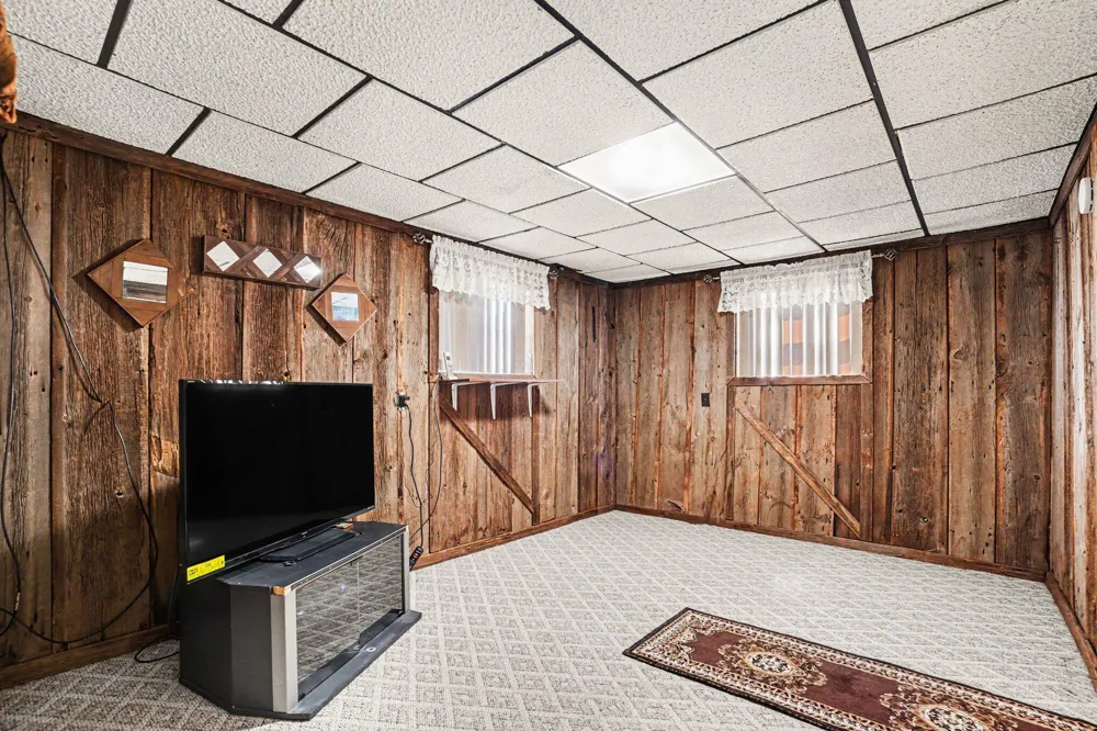 406 Woodlark Drive Galesburg, MI 49053