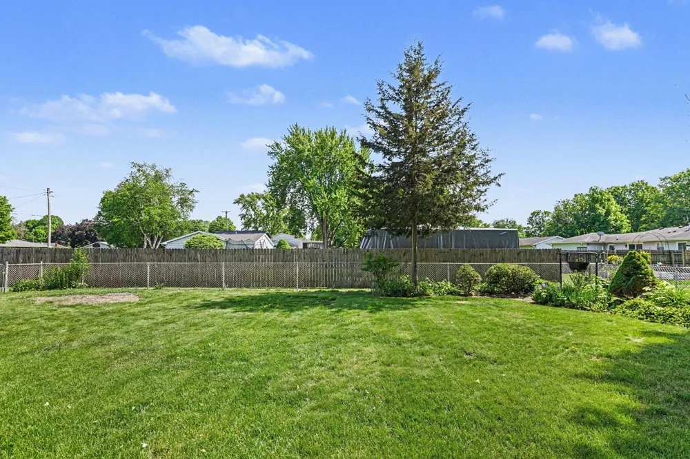 406 Woodlark Drive Galesburg, MI 49053