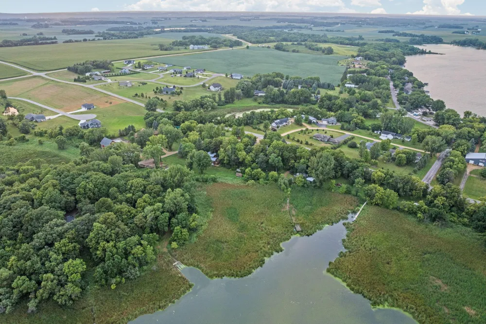 1103 Terrasol Lane Kasota, MN 56050