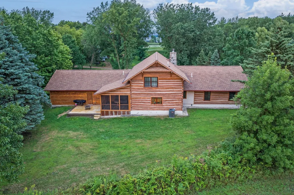 1103 Terrasol Lane Kasota, MN 56050