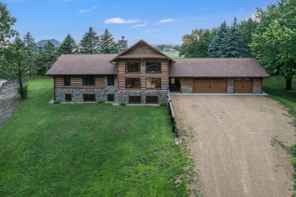 1103 Terrasol Lane Kasota, MN 56050