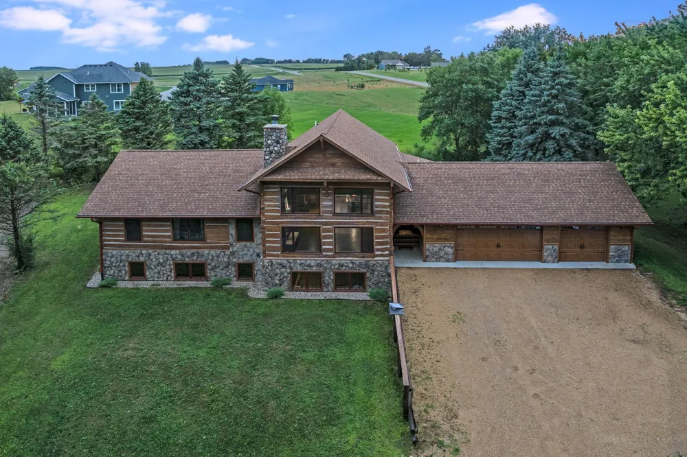 1103 Terrasol Lane Kasota, MN 56050