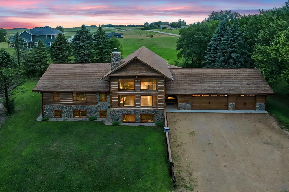 1103 Terrasol Lane Kasota, MN 56050