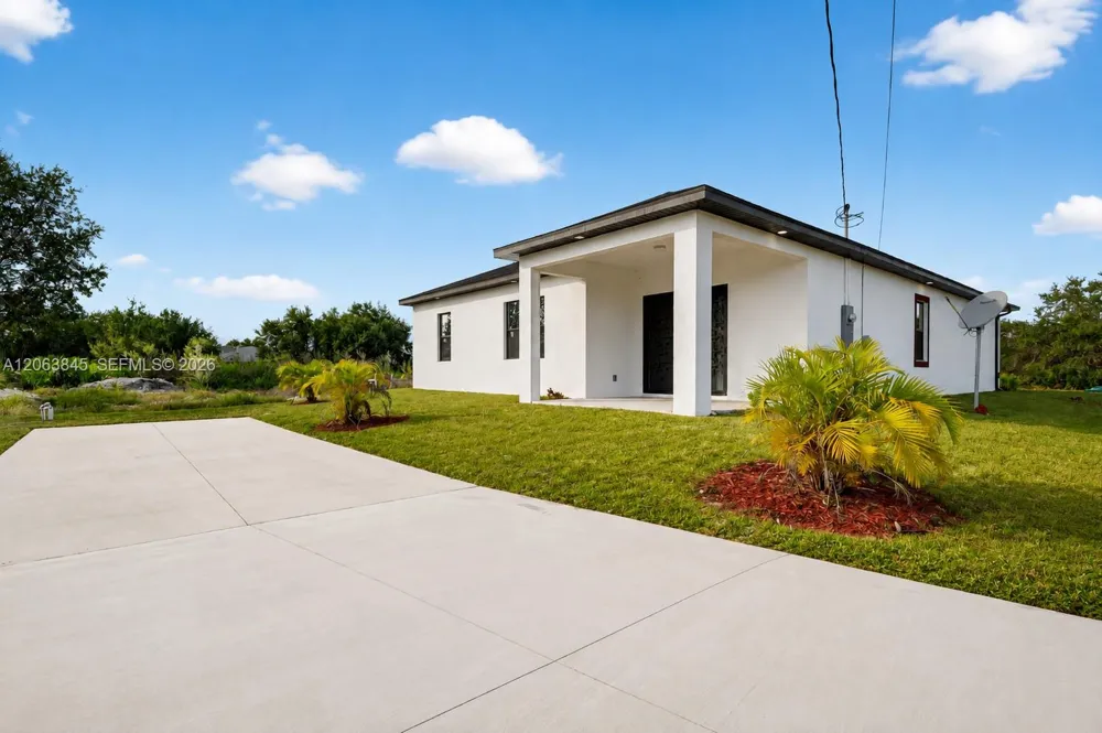 2513 69th Lehigh Acres, FL 33971