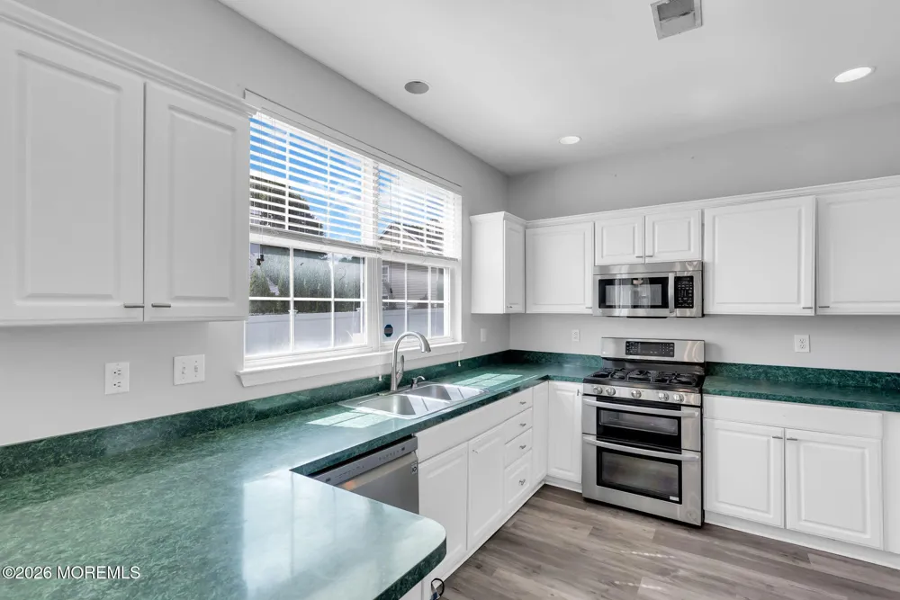 19 Vanderveer Road Freehold, NJ 07728