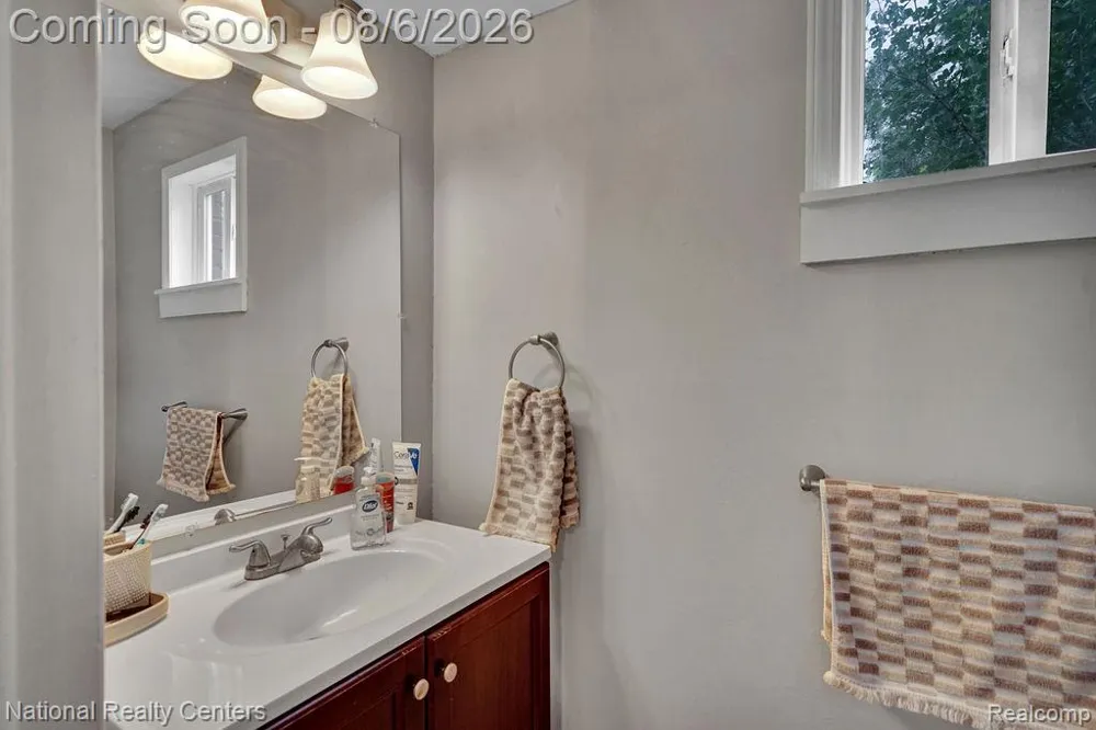 8345 21 Mile Road Shelby Charter Township, MI 48317