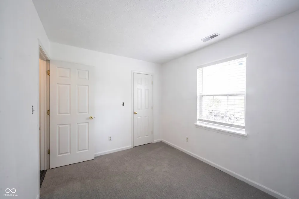 136 E Lullaby Court Greenfield, IN 46140