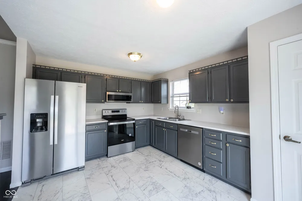 136 E Lullaby Court Greenfield, IN 46140