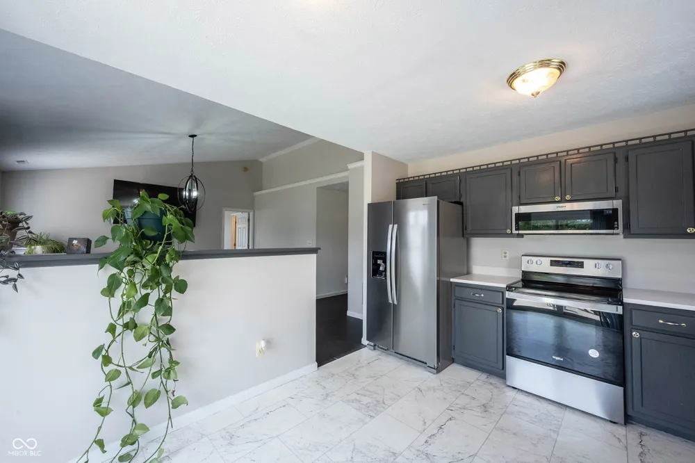 136 E Lullaby Court Greenfield, IN 46140