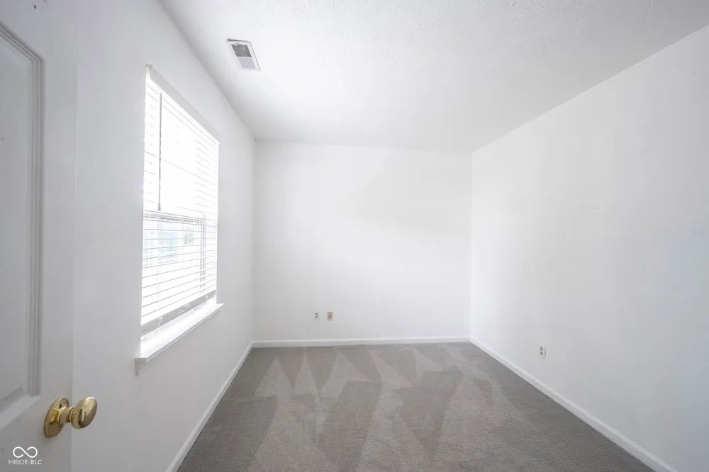 136 E Lullaby Court Greenfield, IN 46140