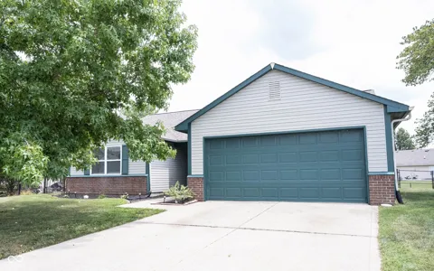 136 E Lullaby Court