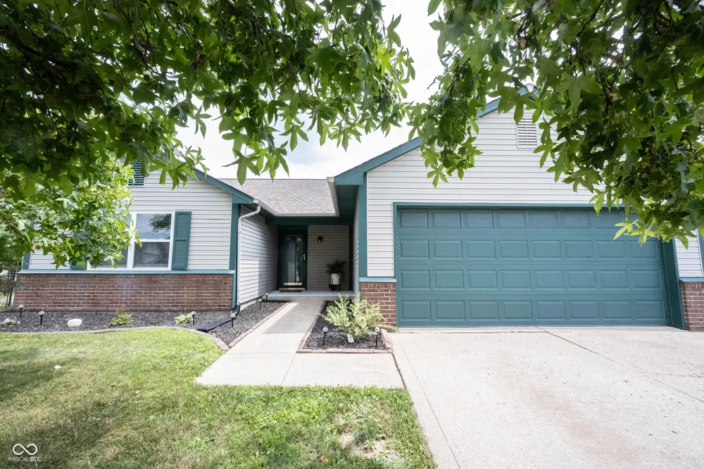136 E Lullaby Court Greenfield, IN 46140