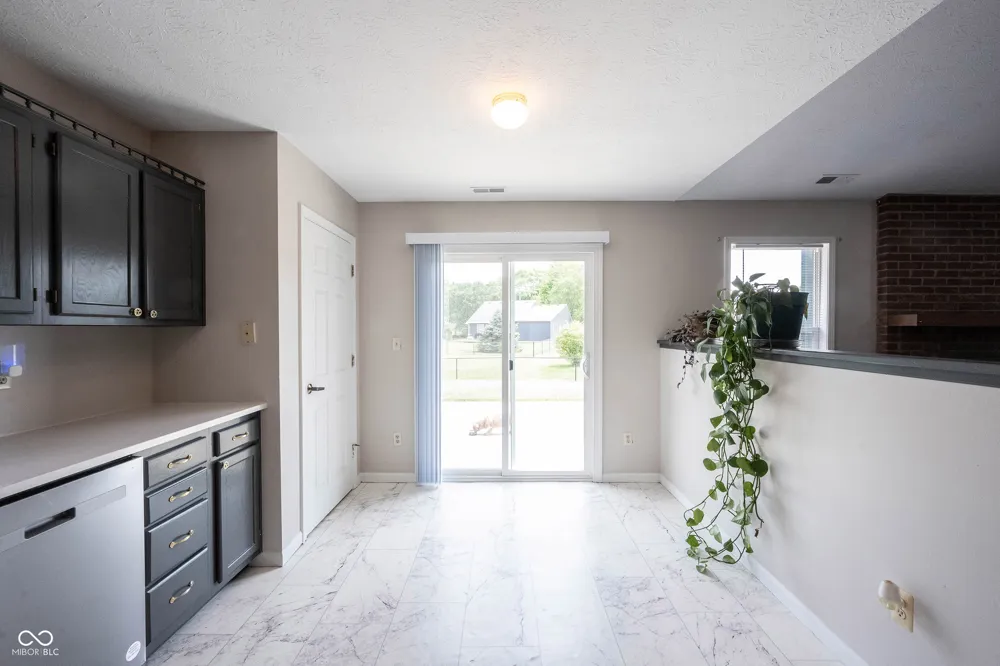 136 E Lullaby Court Greenfield, IN 46140