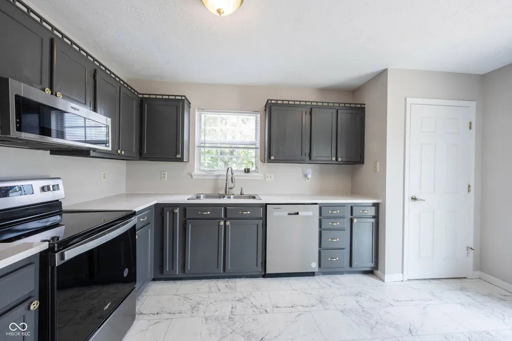 136 E Lullaby Court Greenfield, IN 46140