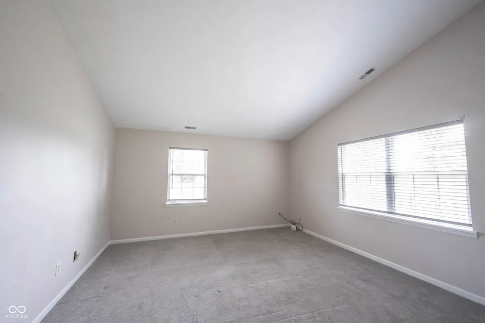 136 E Lullaby Court Greenfield, IN 46140