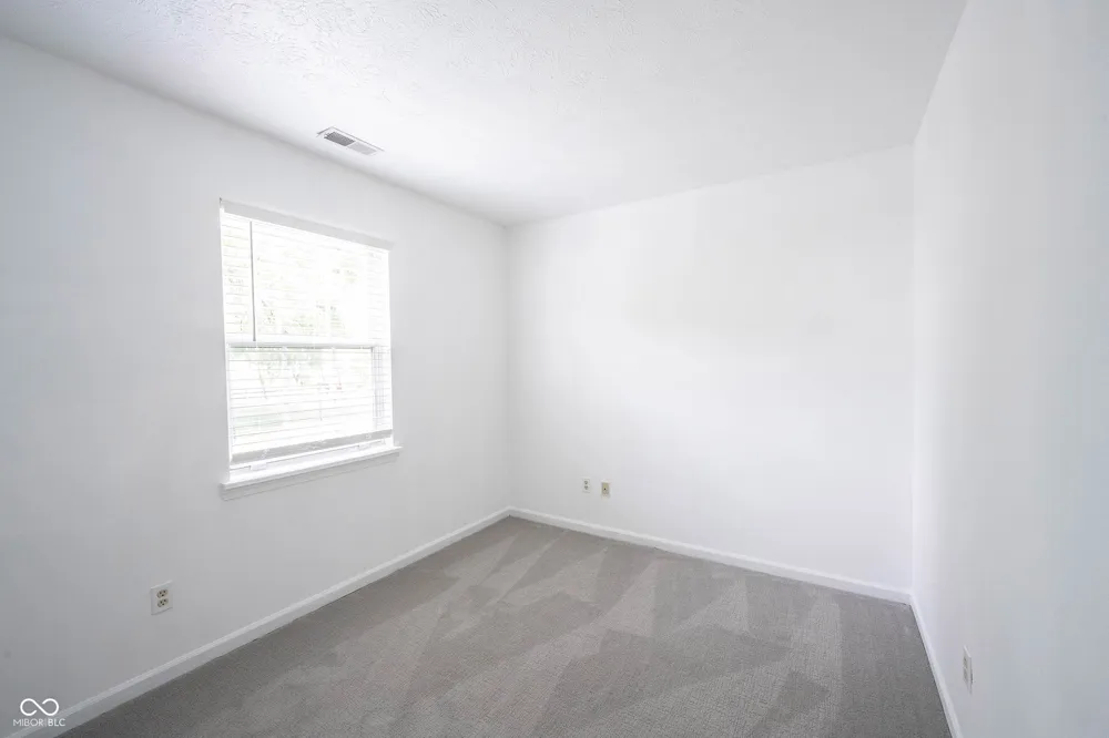 136 E Lullaby Court Greenfield, IN 46140