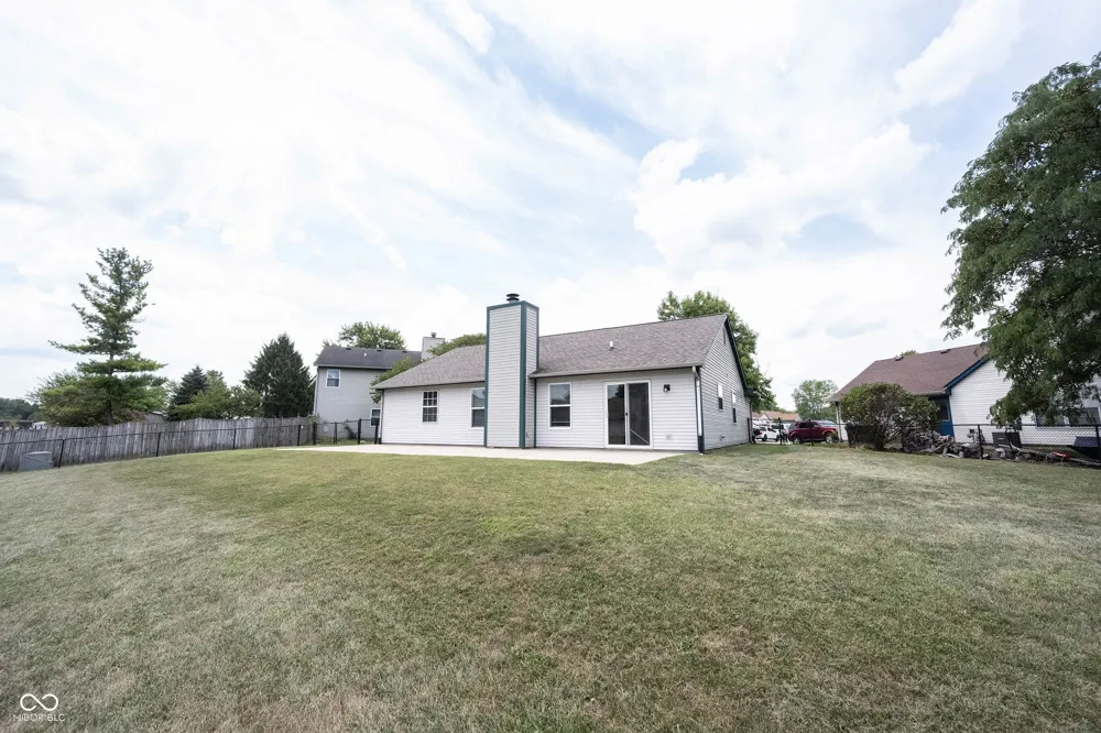 136 E Lullaby Court Greenfield, IN 46140