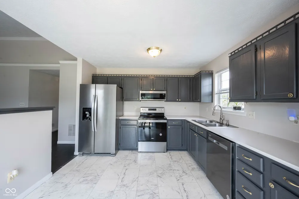 136 E Lullaby Court Greenfield, IN 46140
