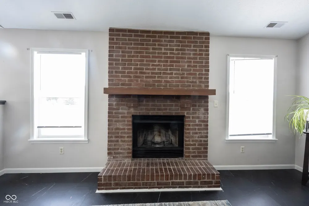 136 E Lullaby Court Greenfield, IN 46140