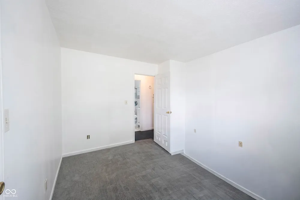 136 E Lullaby Court Greenfield, IN 46140