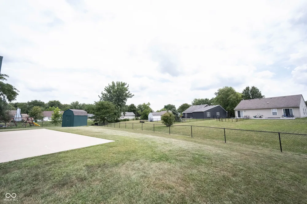 136 E Lullaby Court Greenfield, IN 46140