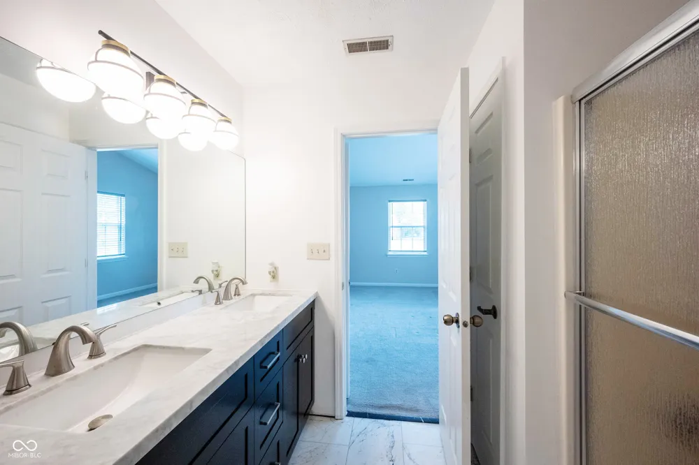 136 E Lullaby Court Greenfield, IN 46140