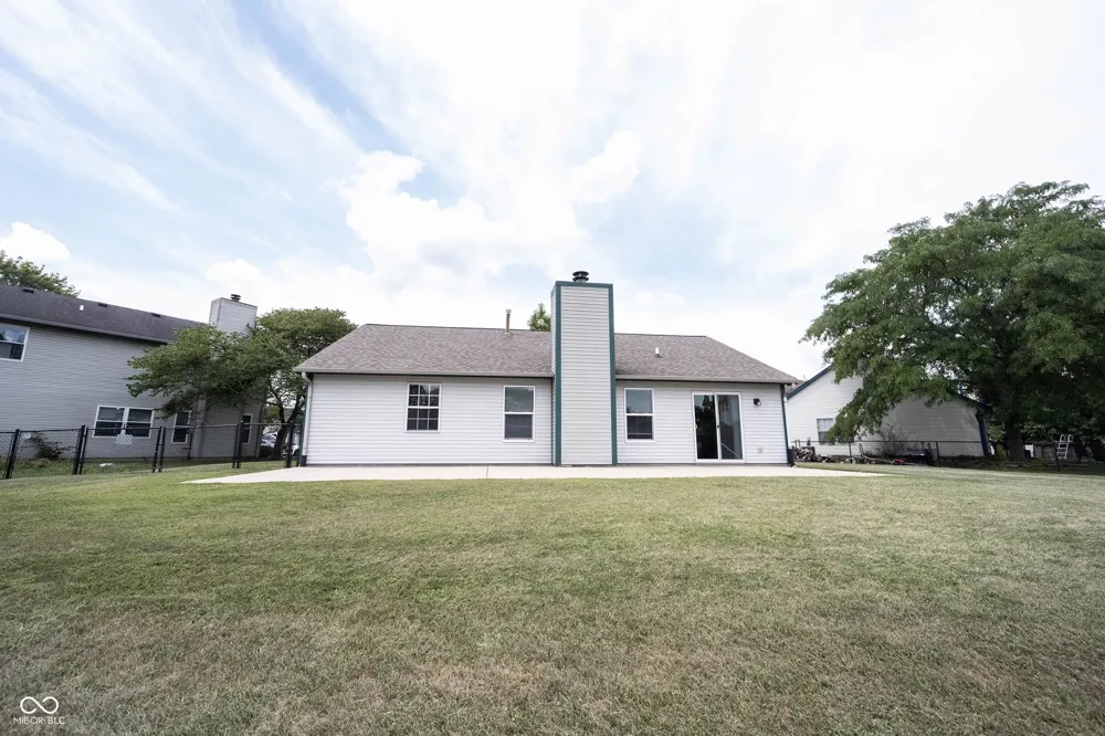 136 E Lullaby Court Greenfield, IN 46140