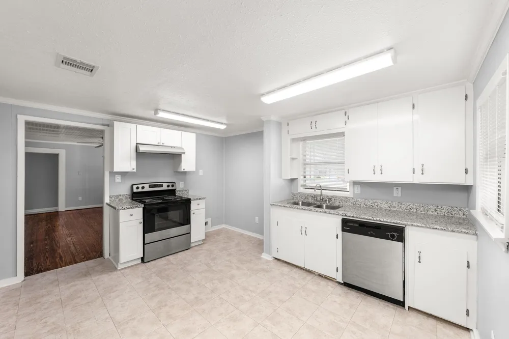 203 S Fig Street Sweeny, TX 77480