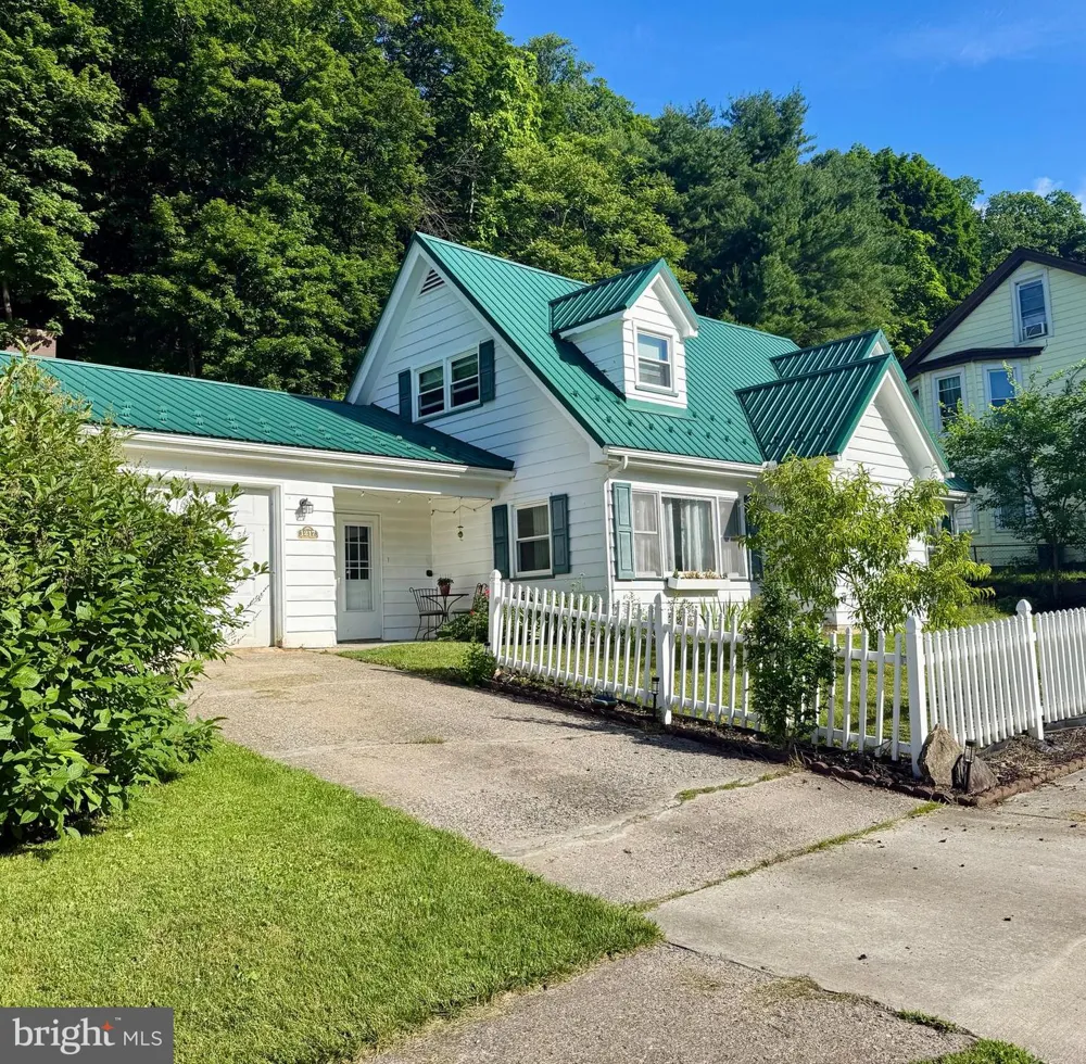 1217 CAMERON AVENUE Tyrone, PA 16686