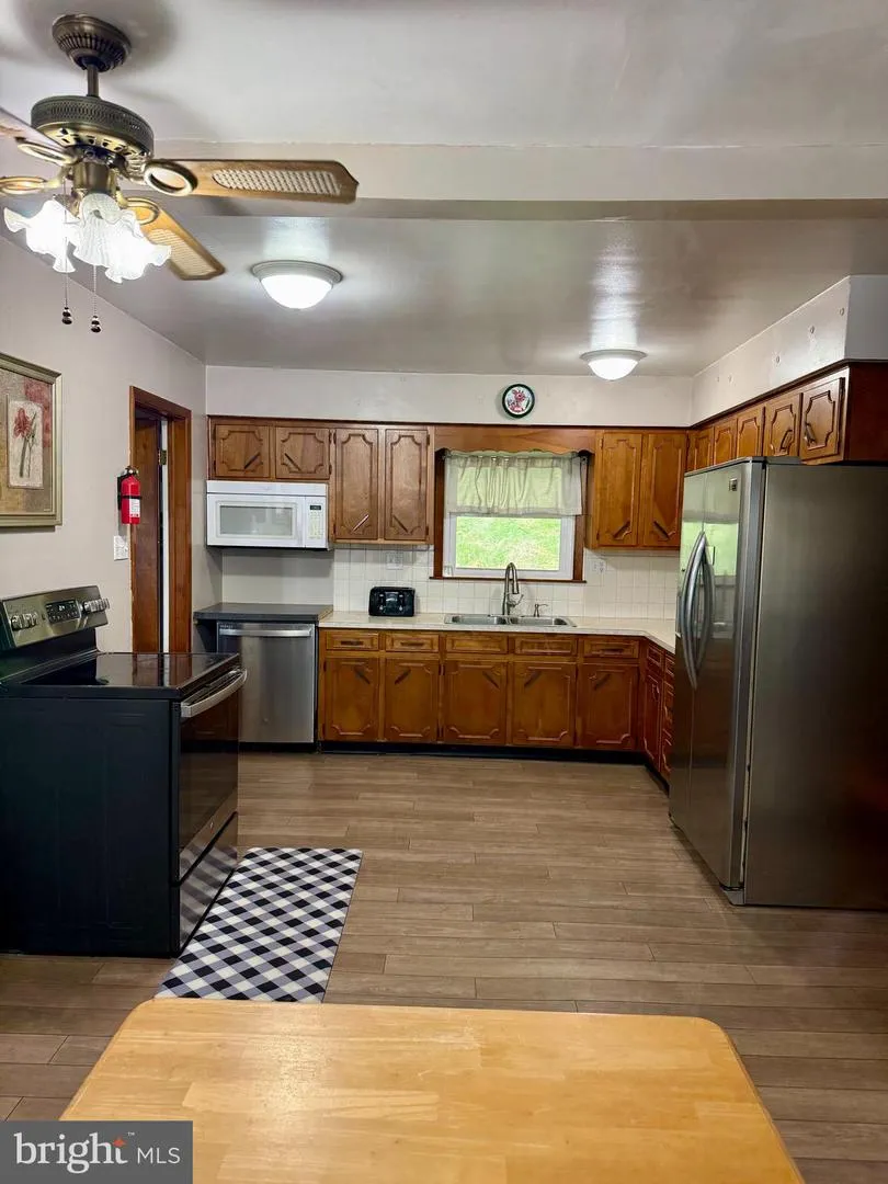 1217 CAMERON AVENUE Tyrone, PA 16686