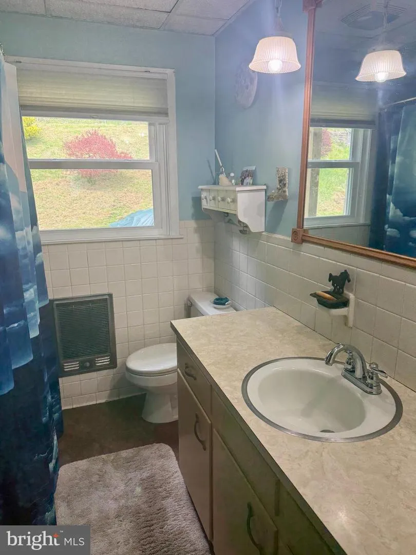 1217 CAMERON AVENUE Tyrone, PA 16686