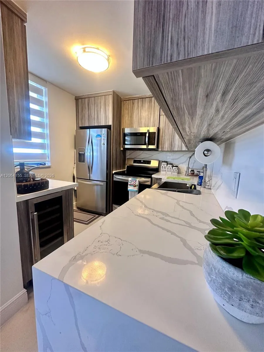 9225 Collins Ave #1407 Surfside, FL 33154
