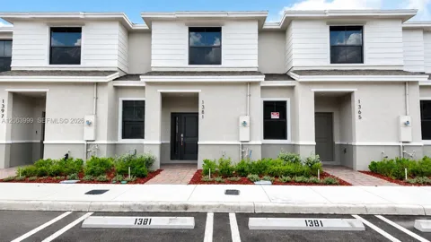1381 NE 4th Ave #1381